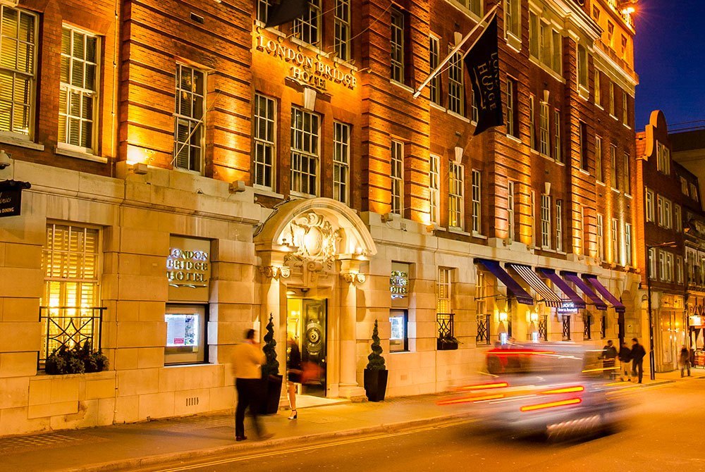 The London Bridge hotel in the evening